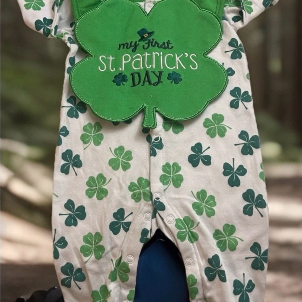 Koala Kids Green and White Shamrock Footie Pajamas NWT